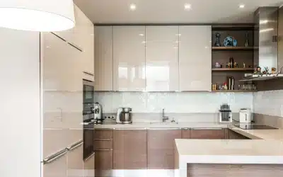 Open Shelving vs. Cabinets: Which Works Better in Cottonwood Kitchens?